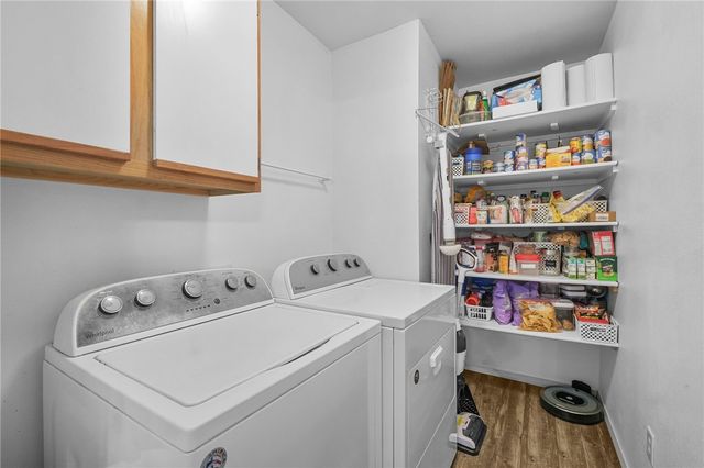 307 Glenwood Place, Siloam Springs, AR 72761