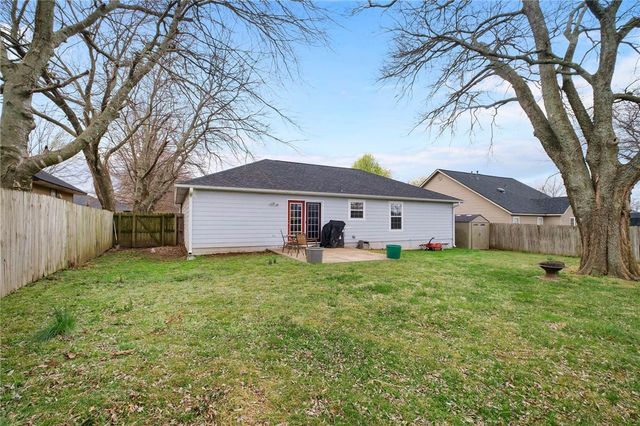 307 Glenwood Place, Siloam Springs, AR 72761