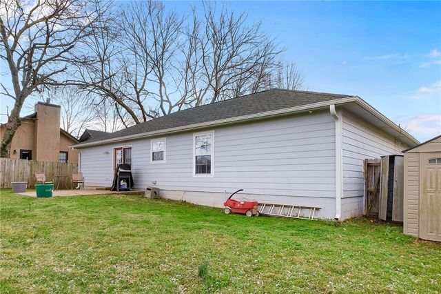 307 Glenwood Place, Siloam Springs, AR 72761