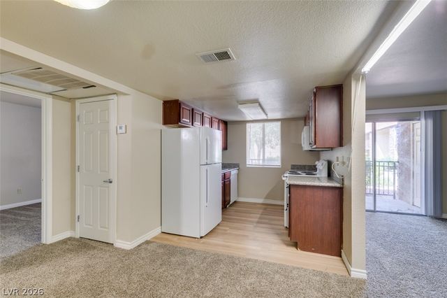 4450 Sandy River Drive 77, Las Vegas, NV 89103