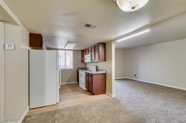 4450 Sandy River Drive 77, Las Vegas, NV 89103