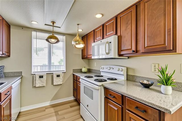 4450 Sandy River Drive 77, Las Vegas, NV 89103
