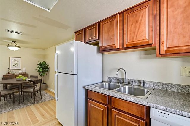 4450 Sandy River Drive 77, Las Vegas, NV 89103