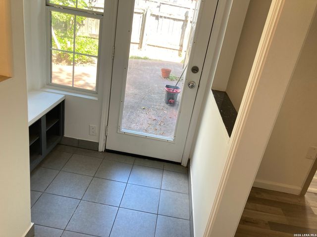 6810 Enchanted Springs Dr, San Antonio, TX 78249