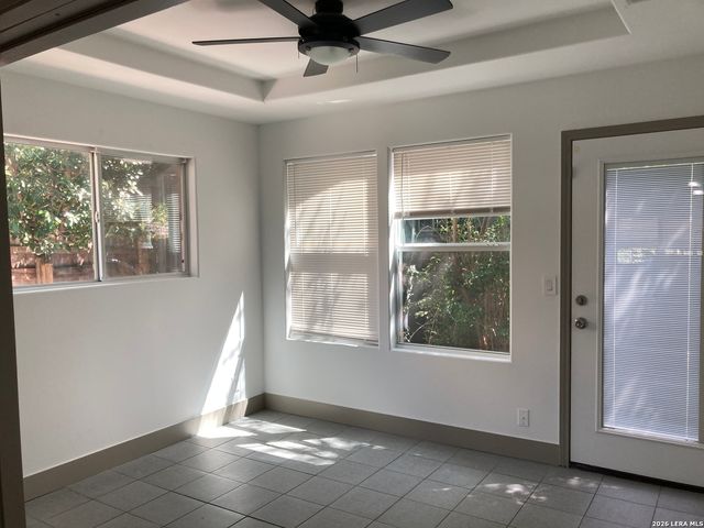 6810 Enchanted Springs Dr, San Antonio, TX 78249