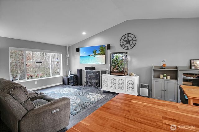 910 127th Street Ct E, Tacoma, WA 98445