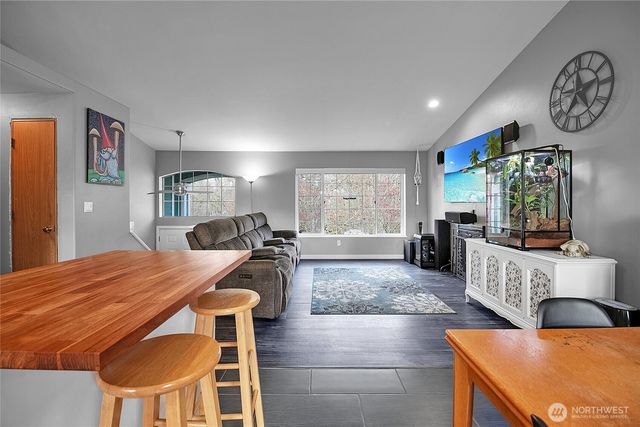 910 127th Street Ct E, Tacoma, WA 98445