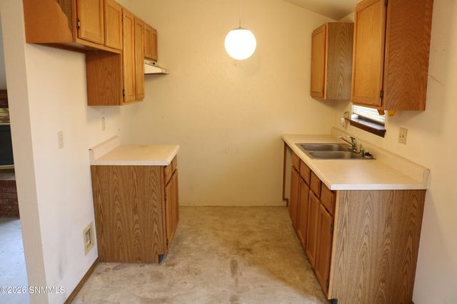 1156 N Willow Street, Las Cruces, NM 88001