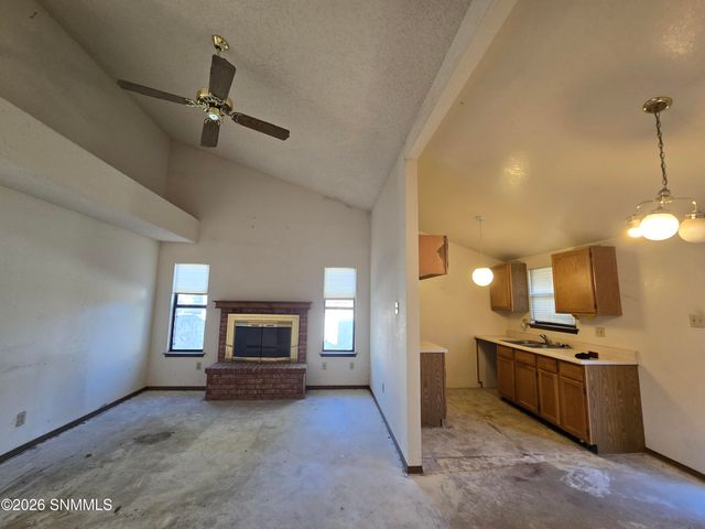 1156 N Willow Street, Las Cruces, NM 88001