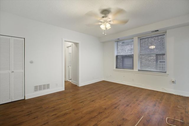 3727 N Pine Grove Avenue 203, Chicago, IL 60613