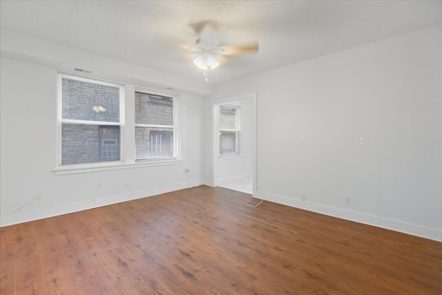 3727 N Pine Grove Avenue 203, Chicago, IL 60613