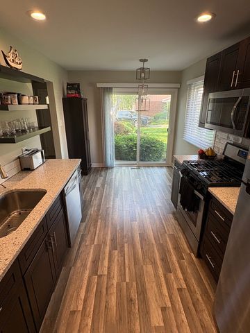 1127 Hertford Court 0, Wheaton, IL 60189