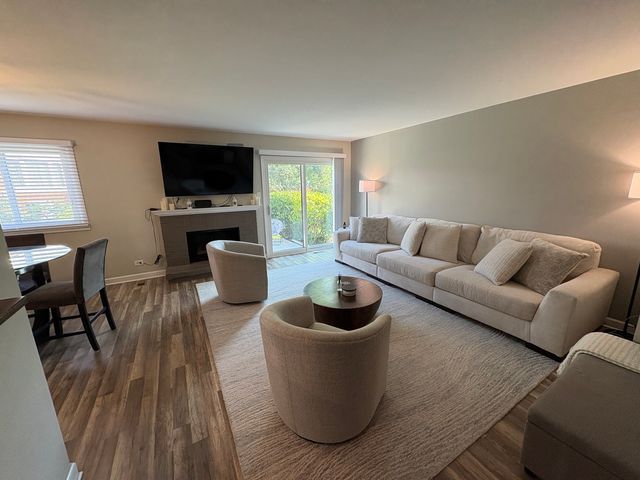 1127 Hertford Court 0, Wheaton, IL 60189