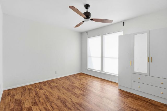 2106 Lamplight Village CIR A, Austin, TX 78727