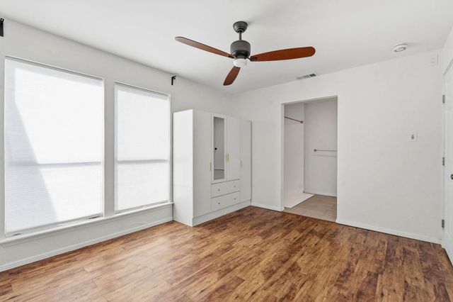 2106 Lamplight Village CIR A, Austin, TX 78727