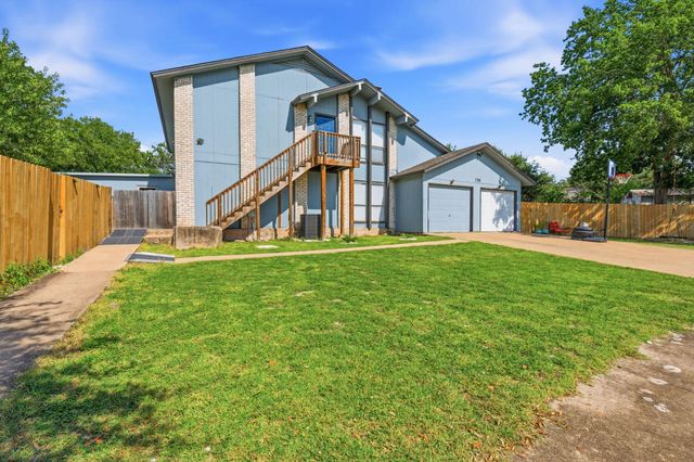 2106 Lamplight Village CIR A, Austin, TX 78727