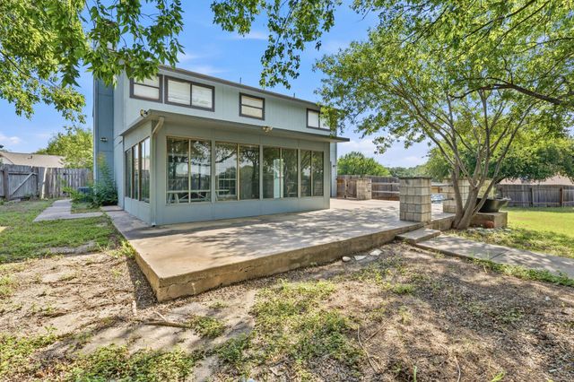 2106 Lamplight Village CIR A, Austin, TX 78727