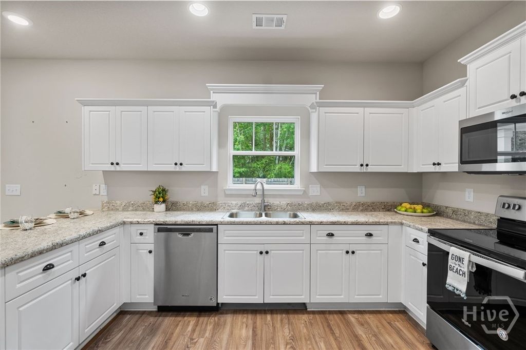 Image 14 of property listing at 211 Crosswinds Drive, Rincon, GA 31326