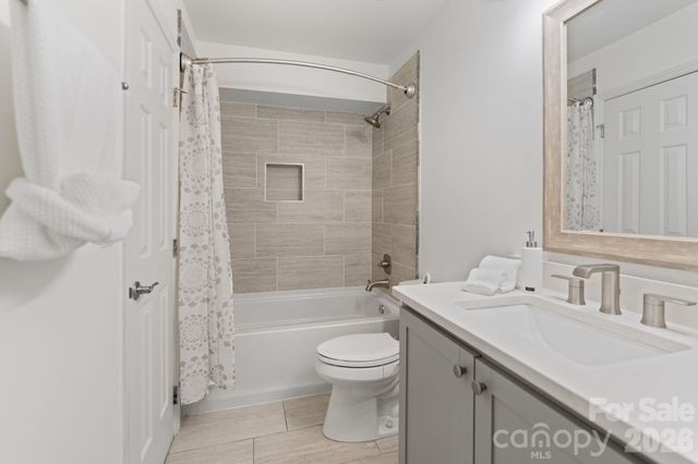 3505 Colony Crossing Drive, Charlotte, NC 28210