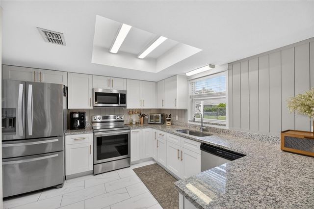6145 17TH STREET, Zephyrhills, FL 33542