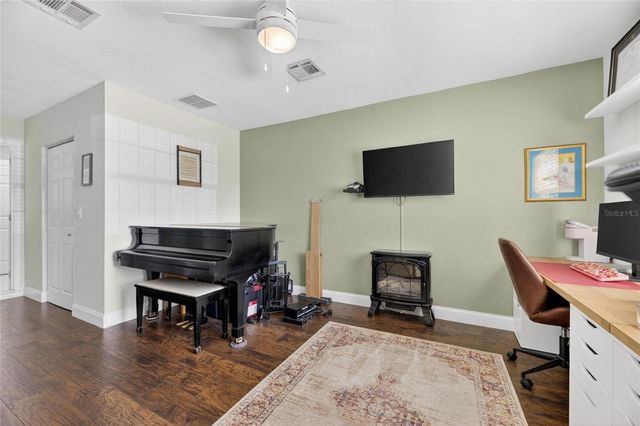 6145 17TH STREET, Zephyrhills, FL 33542
