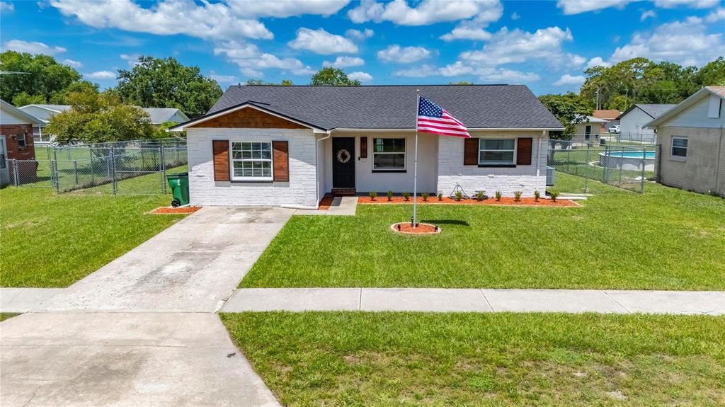 6145 17TH STREET, Zephyrhills, FL 33542