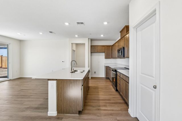 266 Victorious St, Manteca, CA 95337