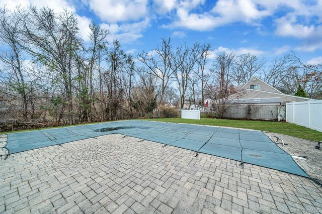 3 Lilac Lane, Port Jefferson Station, NY 11776