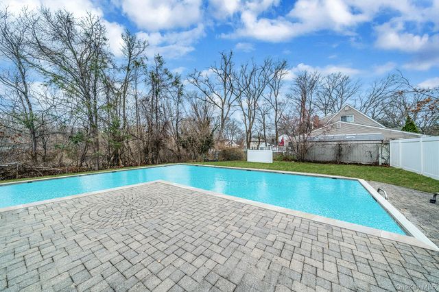 3 Lilac Lane, Port Jefferson Station, NY 11776