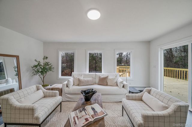 3 Lilac Lane, Port Jefferson Station, NY 11776