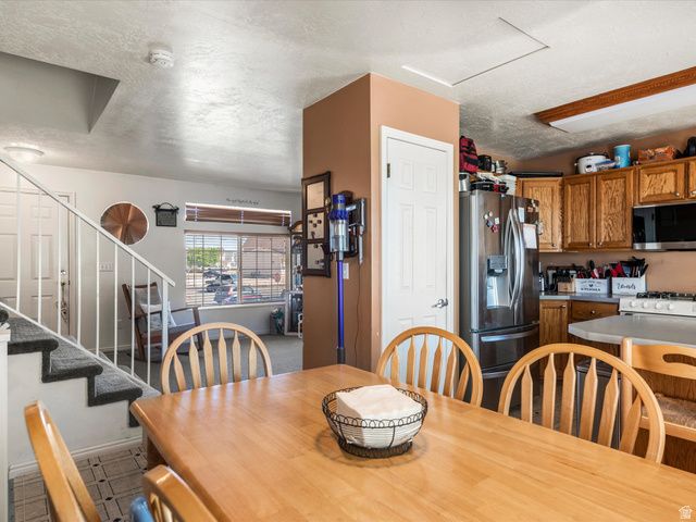 5495 MIDLAND DR, Roy, UT 84067