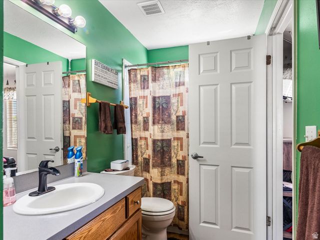 5495 MIDLAND DR, Roy, UT 84067