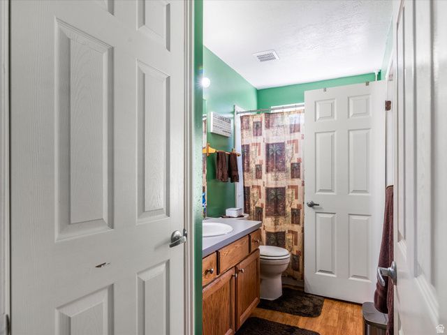 5495 MIDLAND DR, Roy, UT 84067