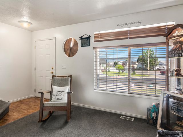 5495 MIDLAND DR, Roy, UT 84067