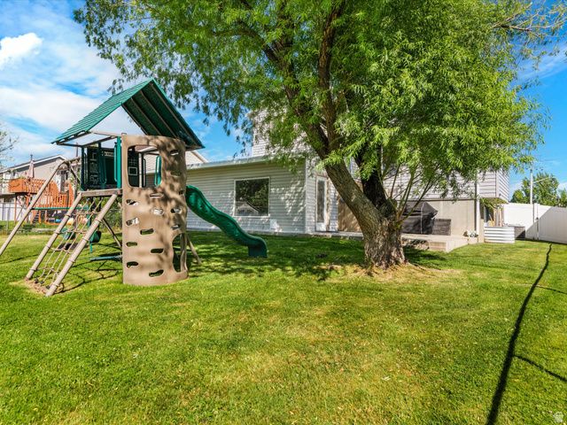5495 MIDLAND DR, Roy, UT 84067