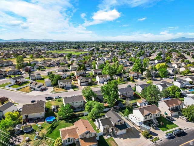 5495 MIDLAND DR, Roy, UT 84067