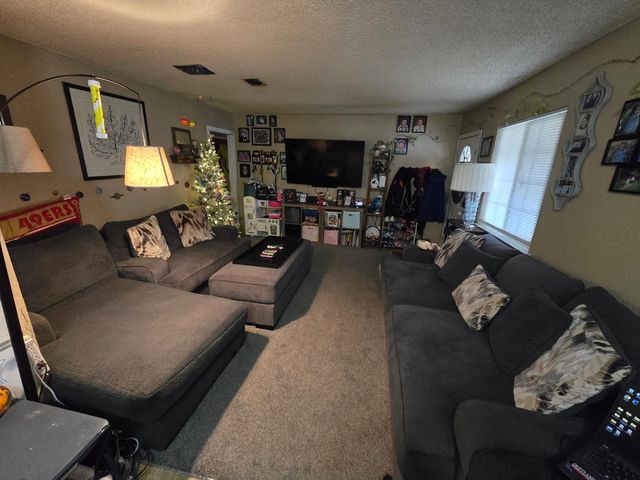 6333 Whitecliff Way, North Highlands, CA 95660