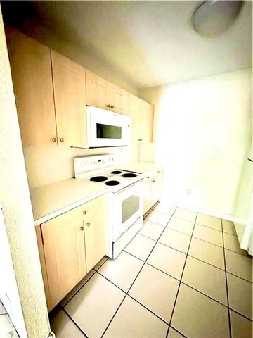 760 SE 2nd Ave D112, Deerfield Beach, FL 33441