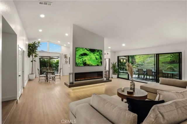 22207 Vacation, Canyon Lake, CA 92587