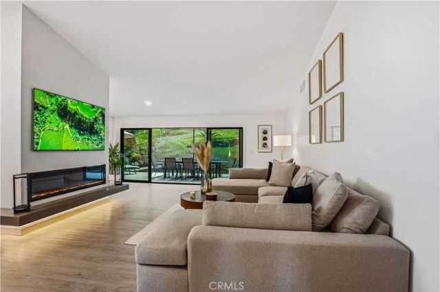 22207 Vacation, Canyon Lake, CA 92587