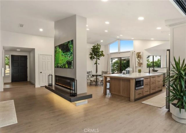 22207 Vacation, Canyon Lake, CA 92587