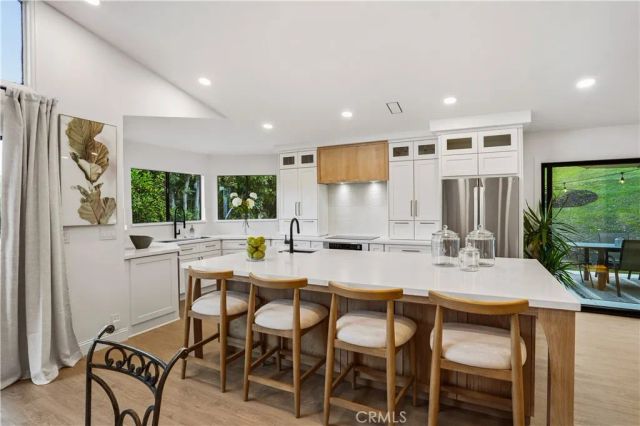 22207 Vacation, Canyon Lake, CA 92587