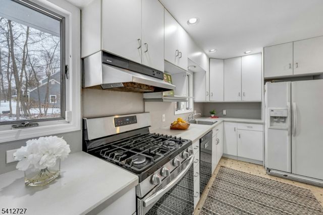 122 Orchard Pl, Ramsey Boro, NJ 07446