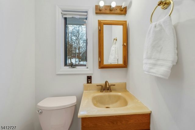 122 Orchard Pl, Ramsey Boro, NJ 07446