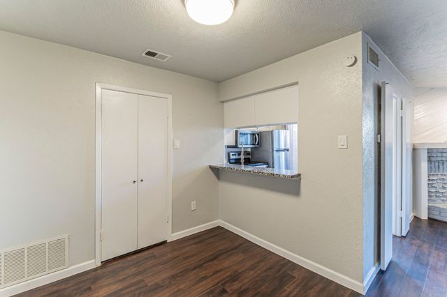 875 Dublin Drive B, Richardson, TX 75080