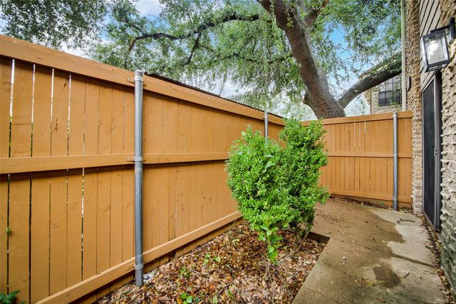 875 Dublin Drive B, Richardson, TX 75080