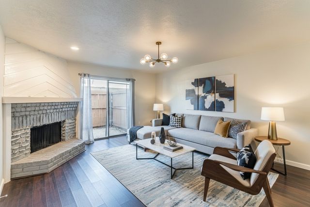 875 Dublin Drive B, Richardson, TX 75080