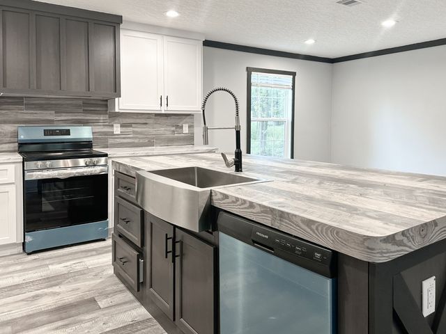 1665 Lake Shore Drive, Manning, SC 29102