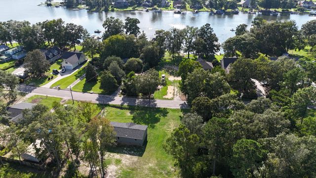 1665 Lake Shore Drive, Manning, SC 29102