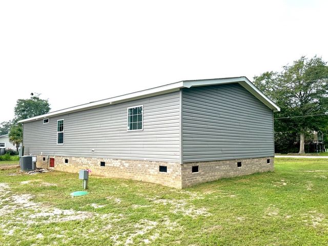 1665 Lake Shore Drive, Manning, SC 29102